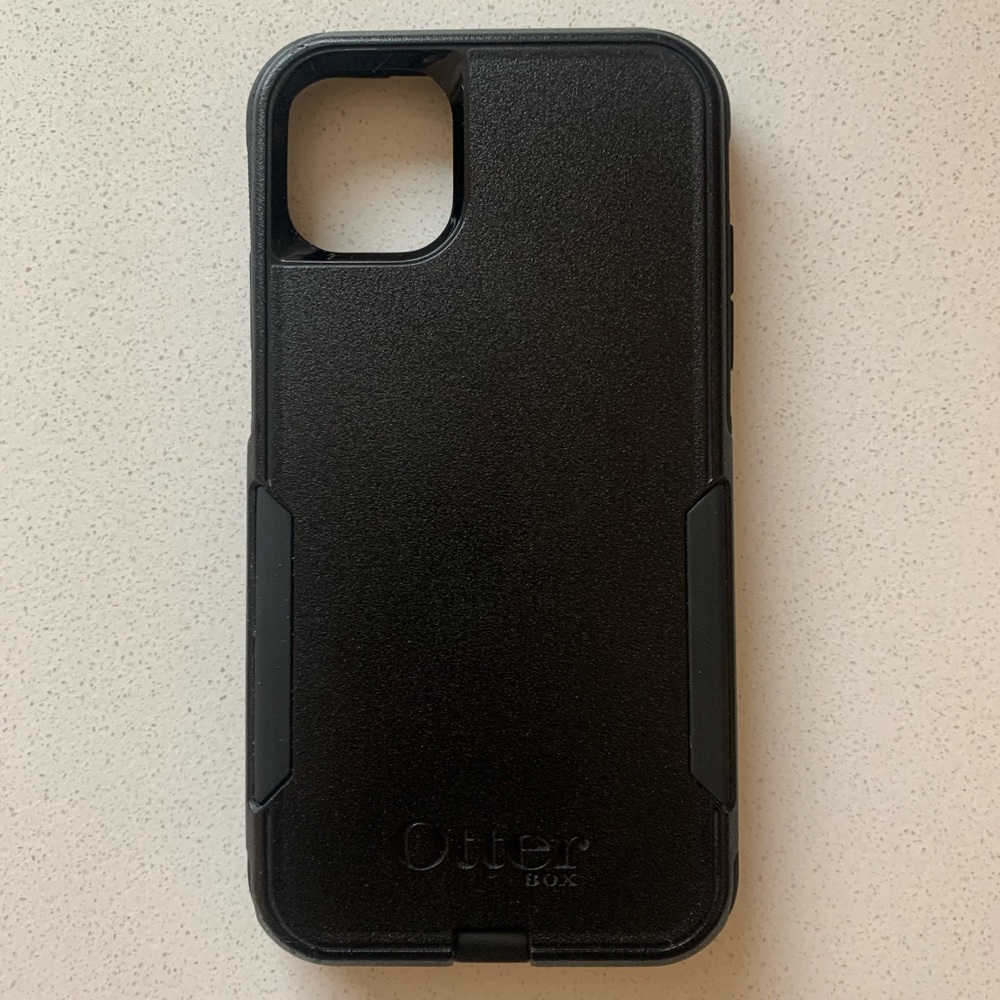 OtterBox Case in Black for iPhone 11